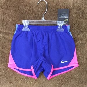 💗 NIKE DRI - FIT 💗 COLLECTION SPORTS STYLISH KIDS SHORTS .